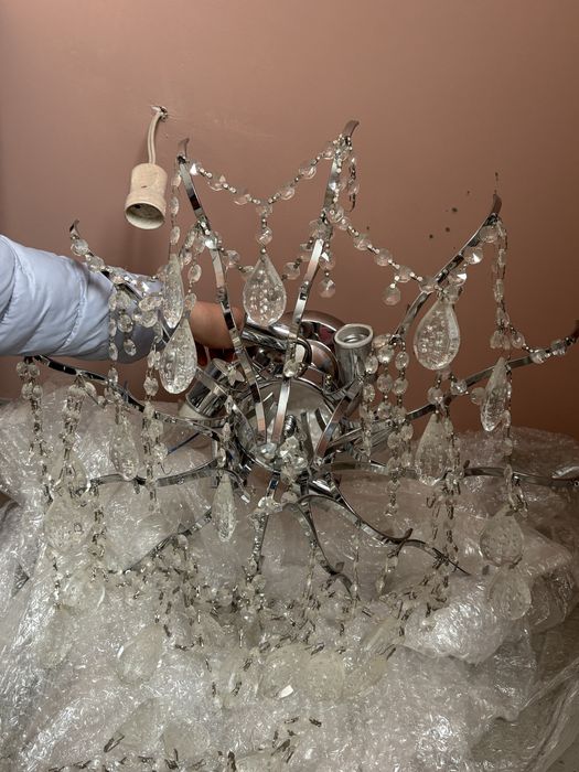 продам люстру с висюльками