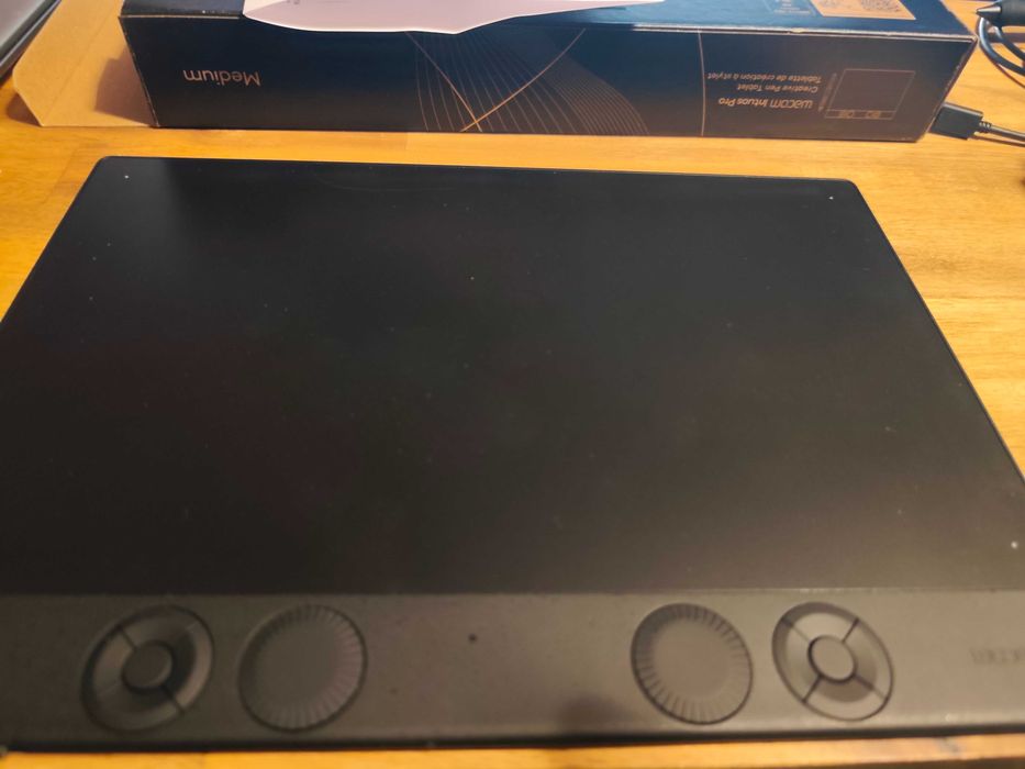 Графичен таблет Wacom Intuos Pro M 2025