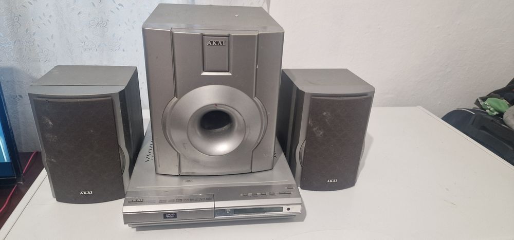 Vând 3 DVD akai.orin si lg