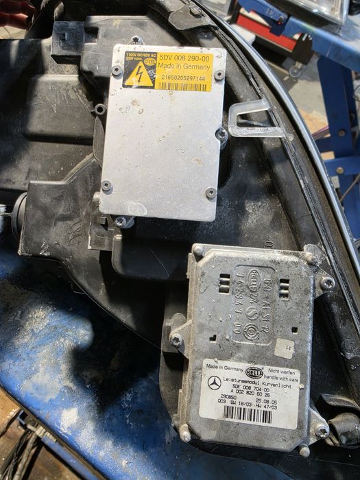 Ляв десен фар Мерцедес МЛ W164 xenon фарове Mercedes ML w164 ксенон