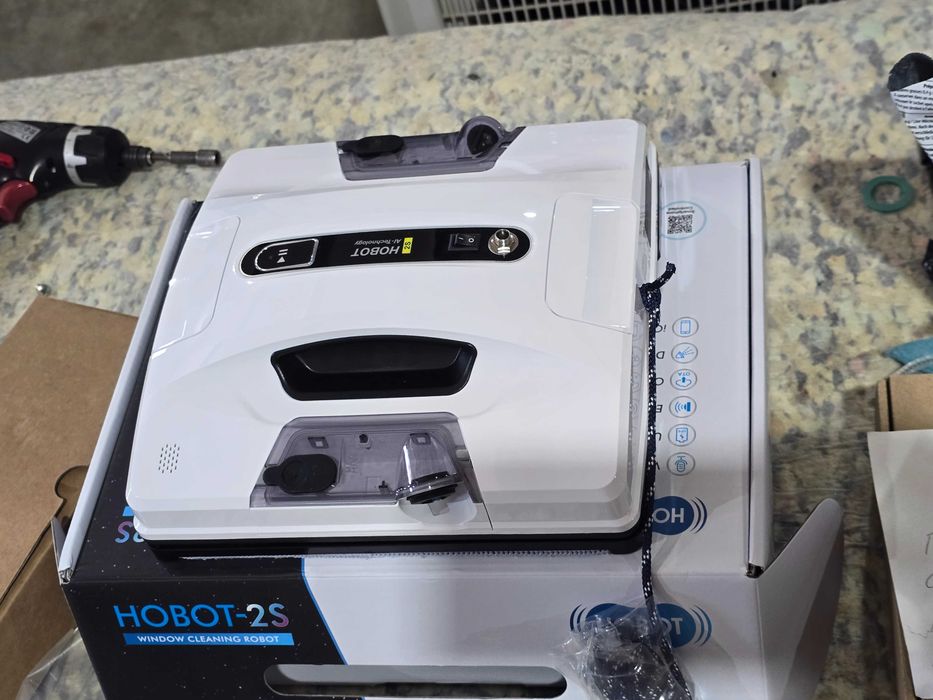 Робот за миене на прозорци HOBOT 2S