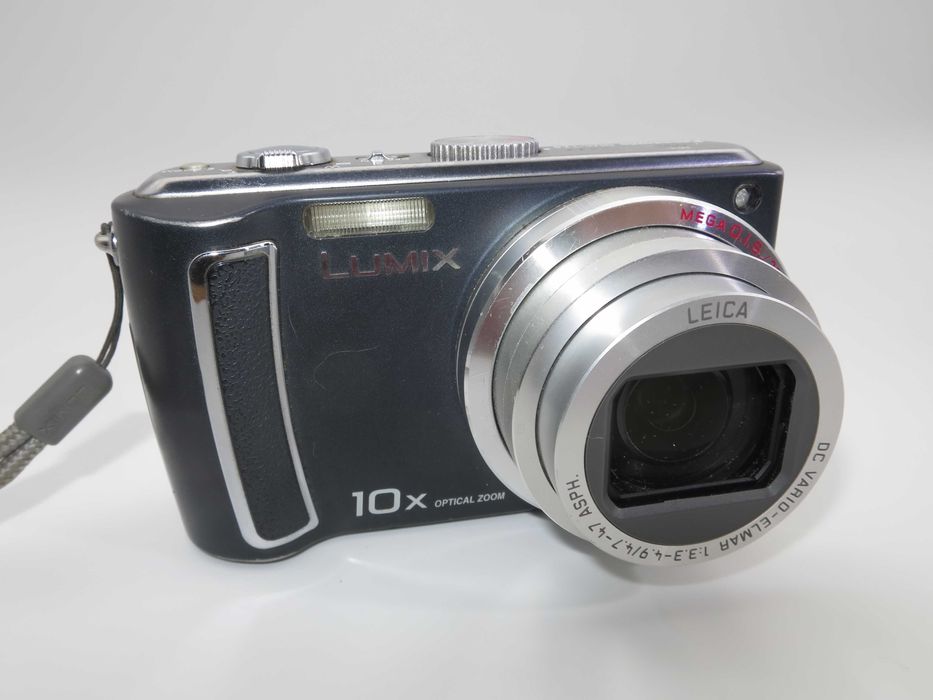 Panasonic Lumix TZ4 компактен цифров фотоапарат с голям Leica 10х оптичен зум, дигитална камера в отлично състояние, работи перфектно