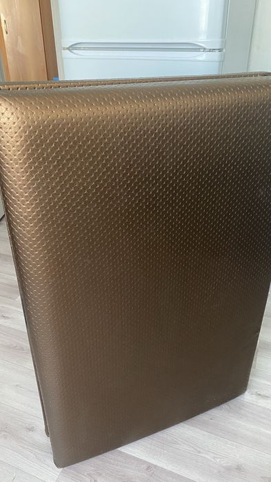 Продам  кушетку складную .