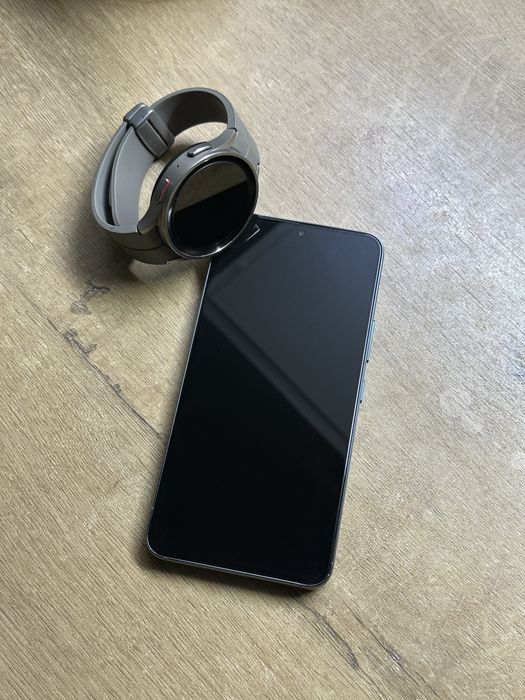 Продаётся смартфон Samsung Galaxy S22 + Galaxy Watch 5 Pro