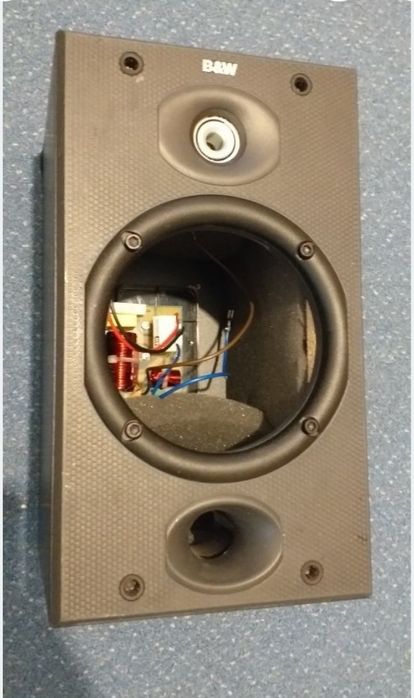 Boxa audio B&W cu filtru