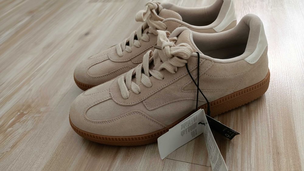 Adidași din piele mărimea 40