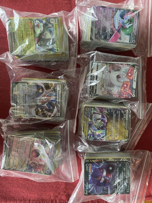 Покемон случайни карти