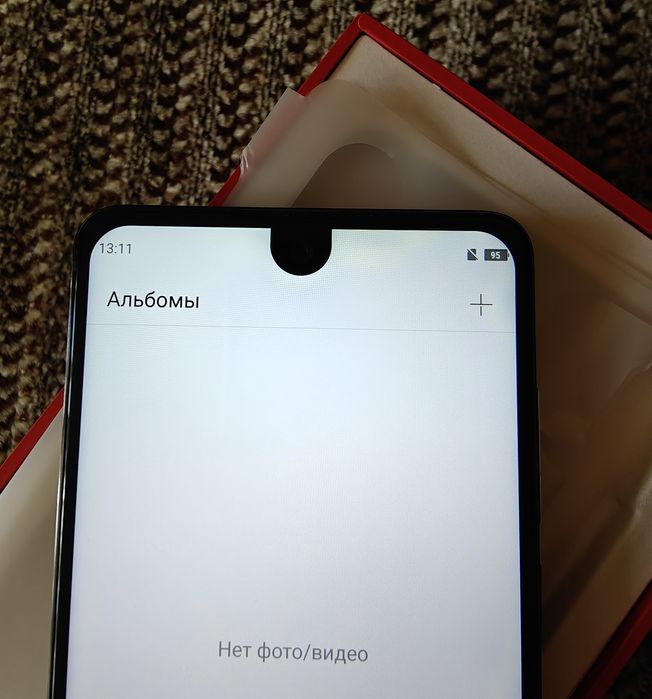 Sharp Aquos S2 4/64GB Смартфон