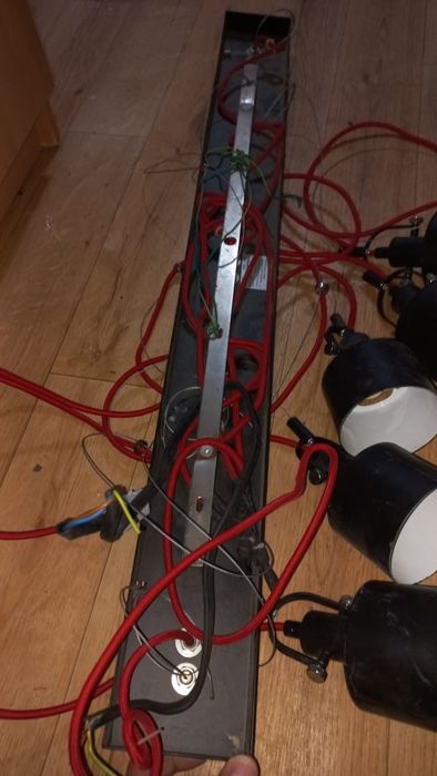 Продам Люстру 1 патрон рабочий Цоколем на Е-14.