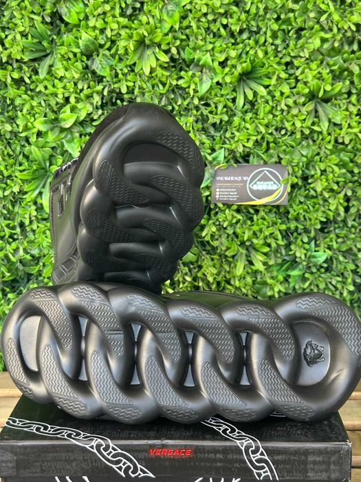 VERSACE Chain Reaction Black