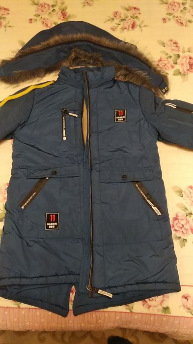 Теплая куртка с капюшоном