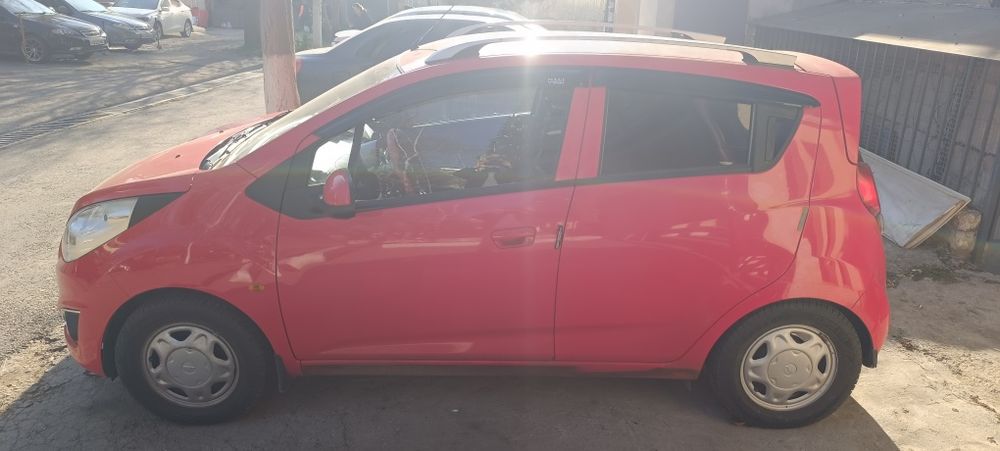 Продам Chevrolet Spark 2013год