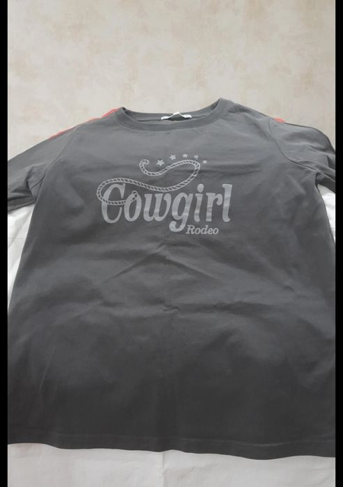 Разбираю гардероб,футболки и худи