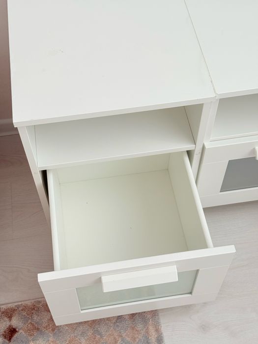 Тумбочки Икеа белого цвета