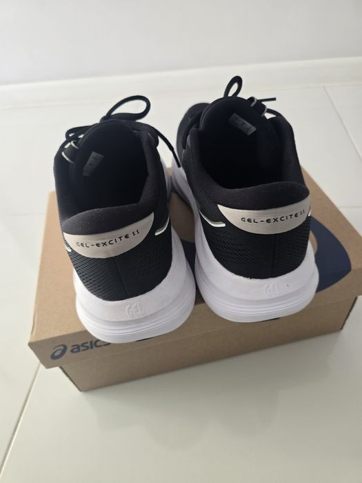 Маратонки за бягане  asics