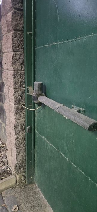 Электропривод для распашных ворот