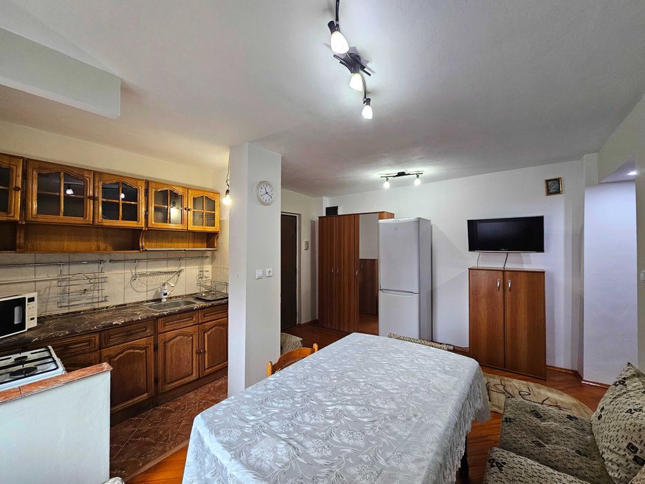 inchiriez apartament 3 camere - Lacul Tei