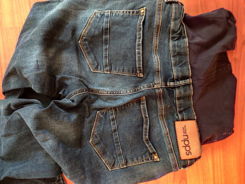 Pantaloni jeans gravide