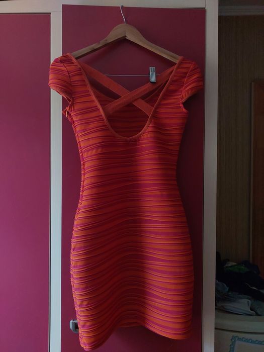 Коралловое платье