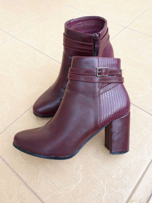 Дамски боти с дебел ток