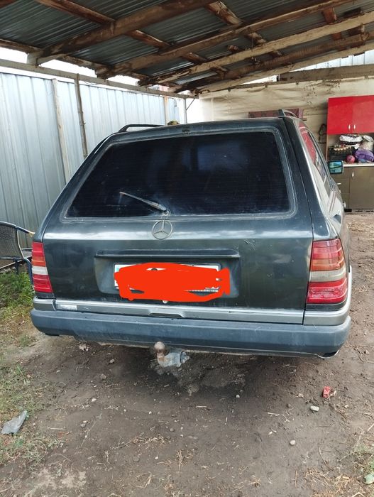 Машина Мерседес универсал