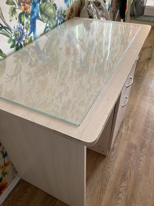 Продам письменный стол