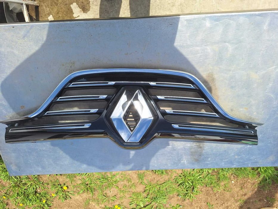 Grila centrala Bara Fata Renault Megan 4