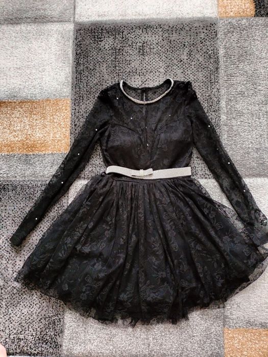 Vând rochițe de ocazie