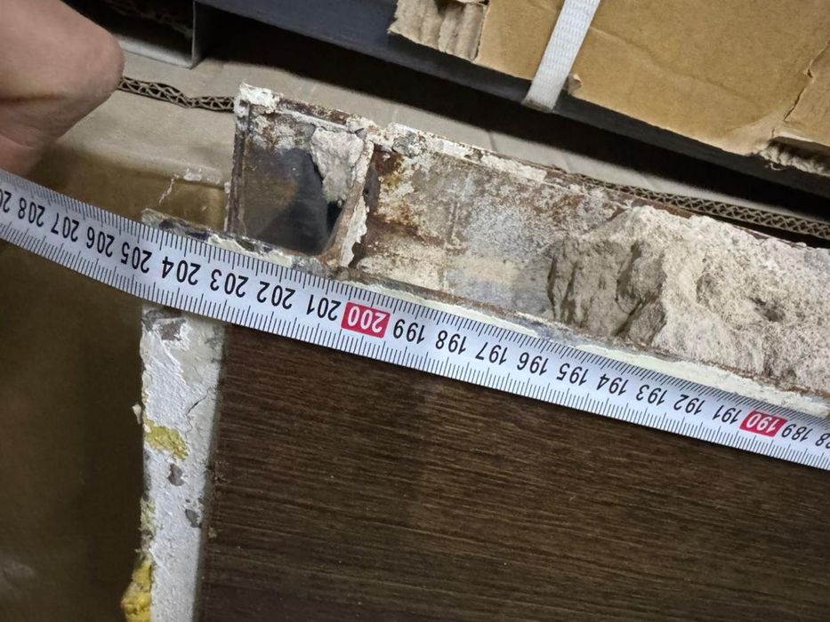 Есік. Темір есік. Железный дверь.