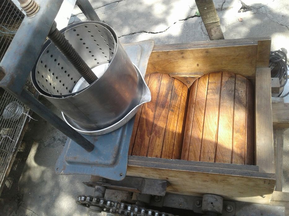 Прес для  винограда