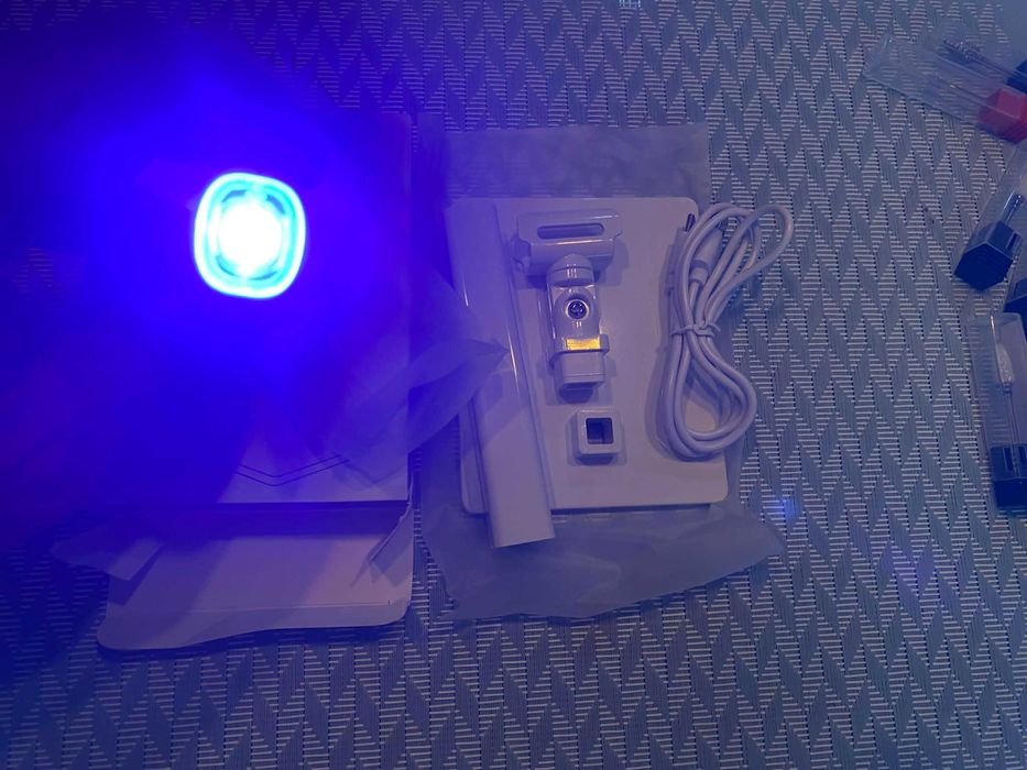 Преносима UV/LED лампа за нокти с поставка – 5V, USB захранване