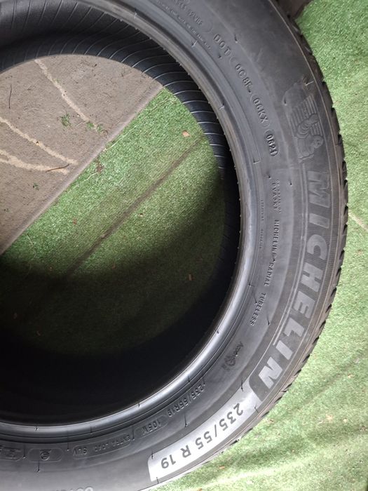 235 55 19 Michelin DOT 2021 vara NOI