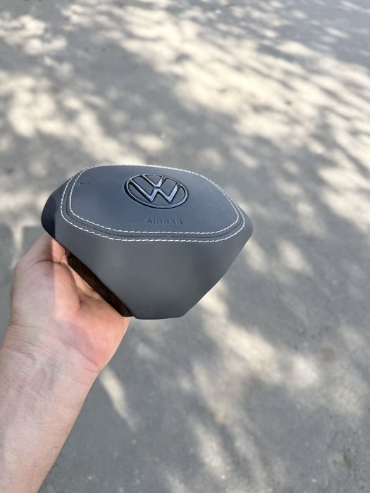 Vând capac airbag îmbrăcat in piele gama Vag