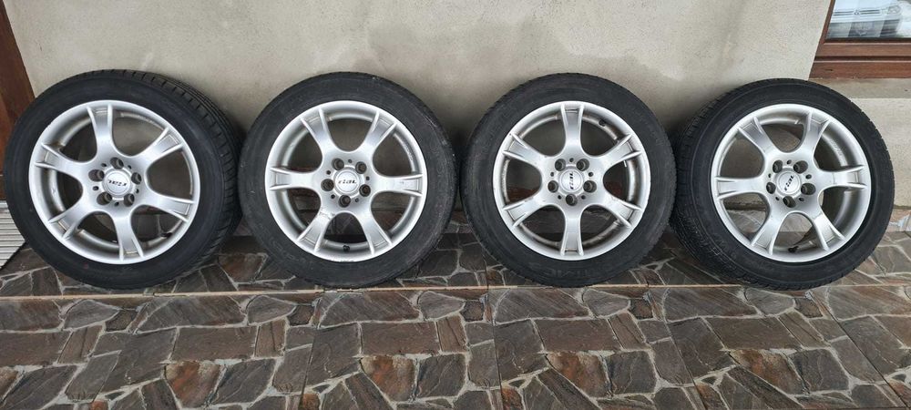 Vând roți + capace de roți pe 16.