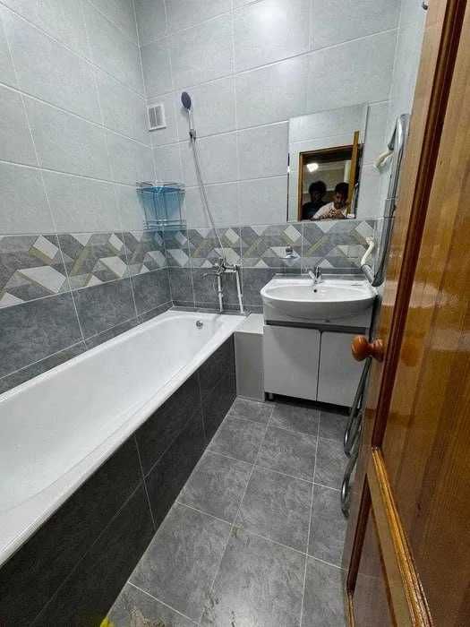 Продажа Дружба Народов 4/4/9 94м2  Ориентир Комолон Ош