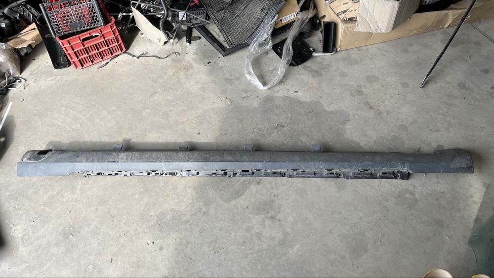 Tesla S 12- ляв праг