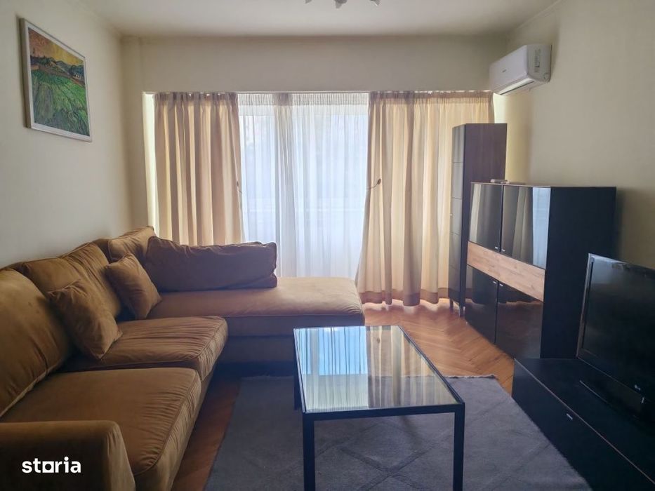 Unirii Bulevard colt cu Nerva Traian, ap. 2 camere pregatit pt mutare