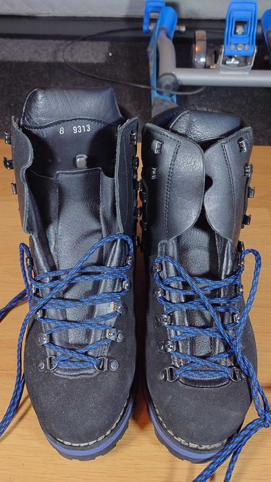 Bocanci tehnici Hanwag Cima, mărimea 42, compatibile cu colțari, cusături duble, vibram