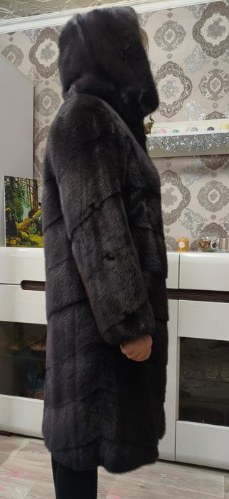 Продам норковую шубу