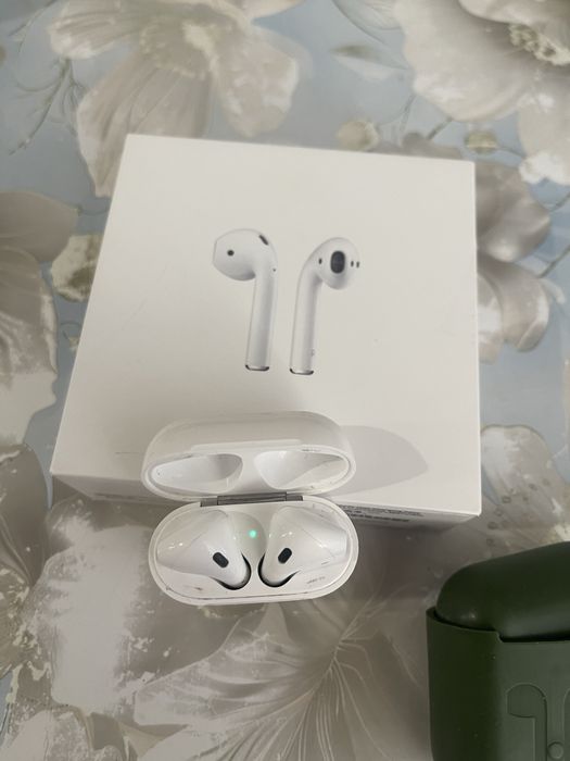 Продам AirPods 2