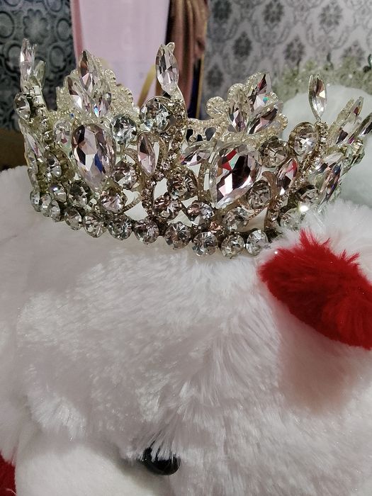 Diadema va qalpoqlar