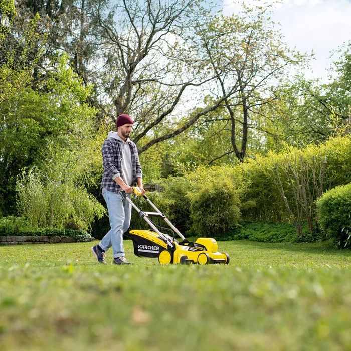 Косене на тревни площи!