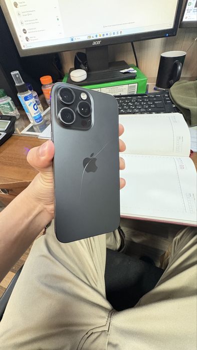 Продаю iPhone 15 Pro max 256gb