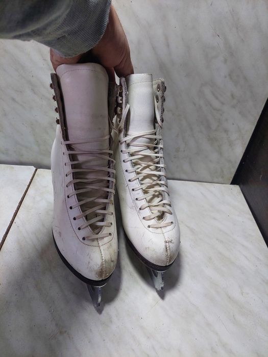 Patine gheata 33 patinaj artistic   marime 36   ( 23,5  cm)
