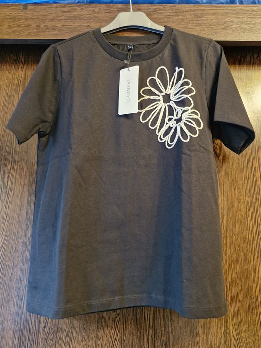 Tricou bumbac cu broderie