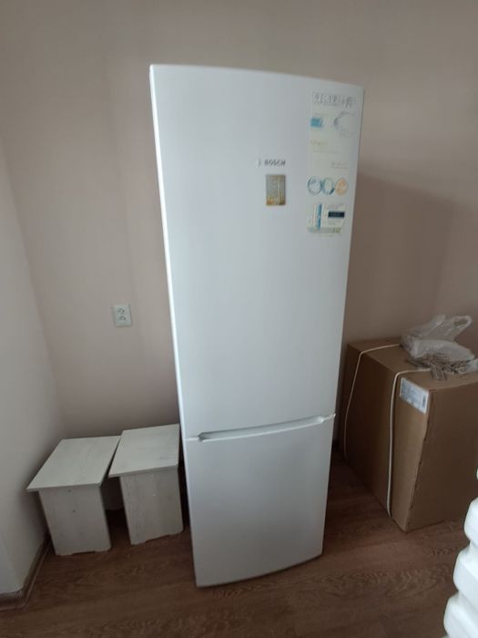 Холодильник продаю бу