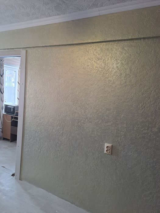 поклейка обоев. Покраска стен