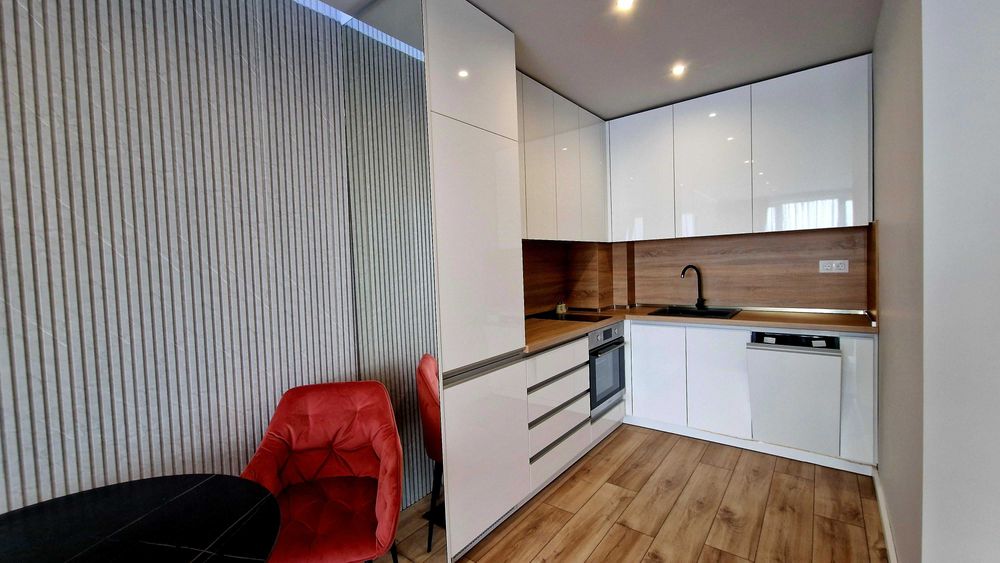 Дава се под наем Двустаен апартамент в Пловдив, Център - 67 кв.м за 510 € - Снимка #3