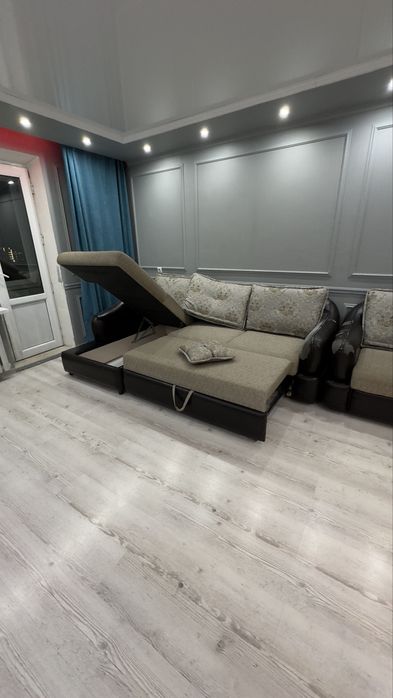 Угловой диван и кресло б/у