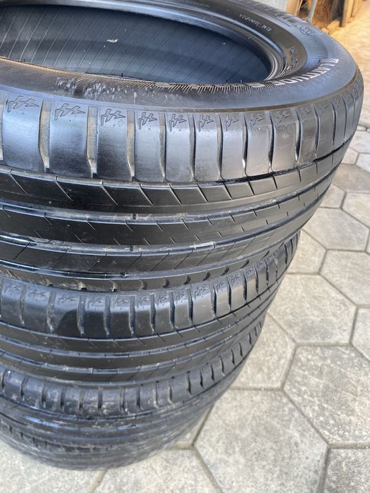 235/60/18 Michelin